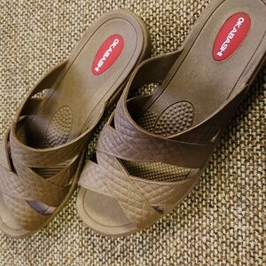Okabashi sandals. Medium (7-8) Beige